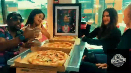 Costa-Ricas-Call-Center-Rap-Breakdancing-commerical-3.png